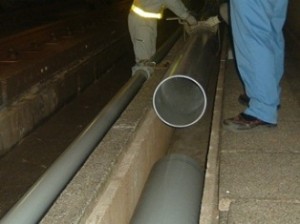 送水管の布設作業状況